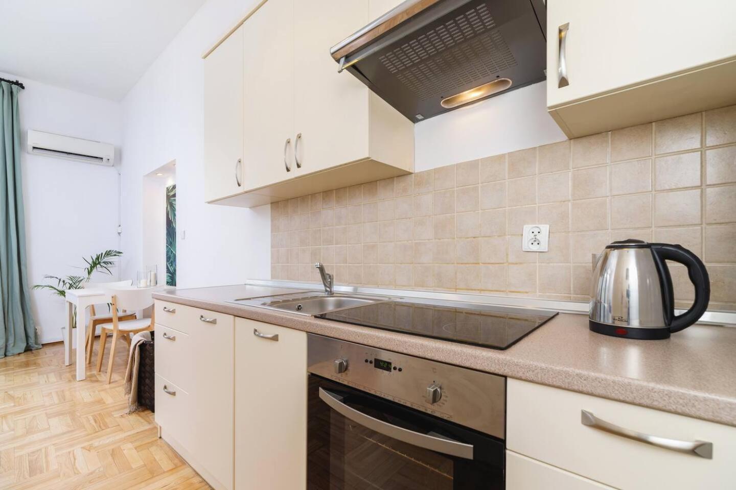 Apartamento Private Parking - Old Town - Sw Krzyza 16 Street Cracovia Exterior foto