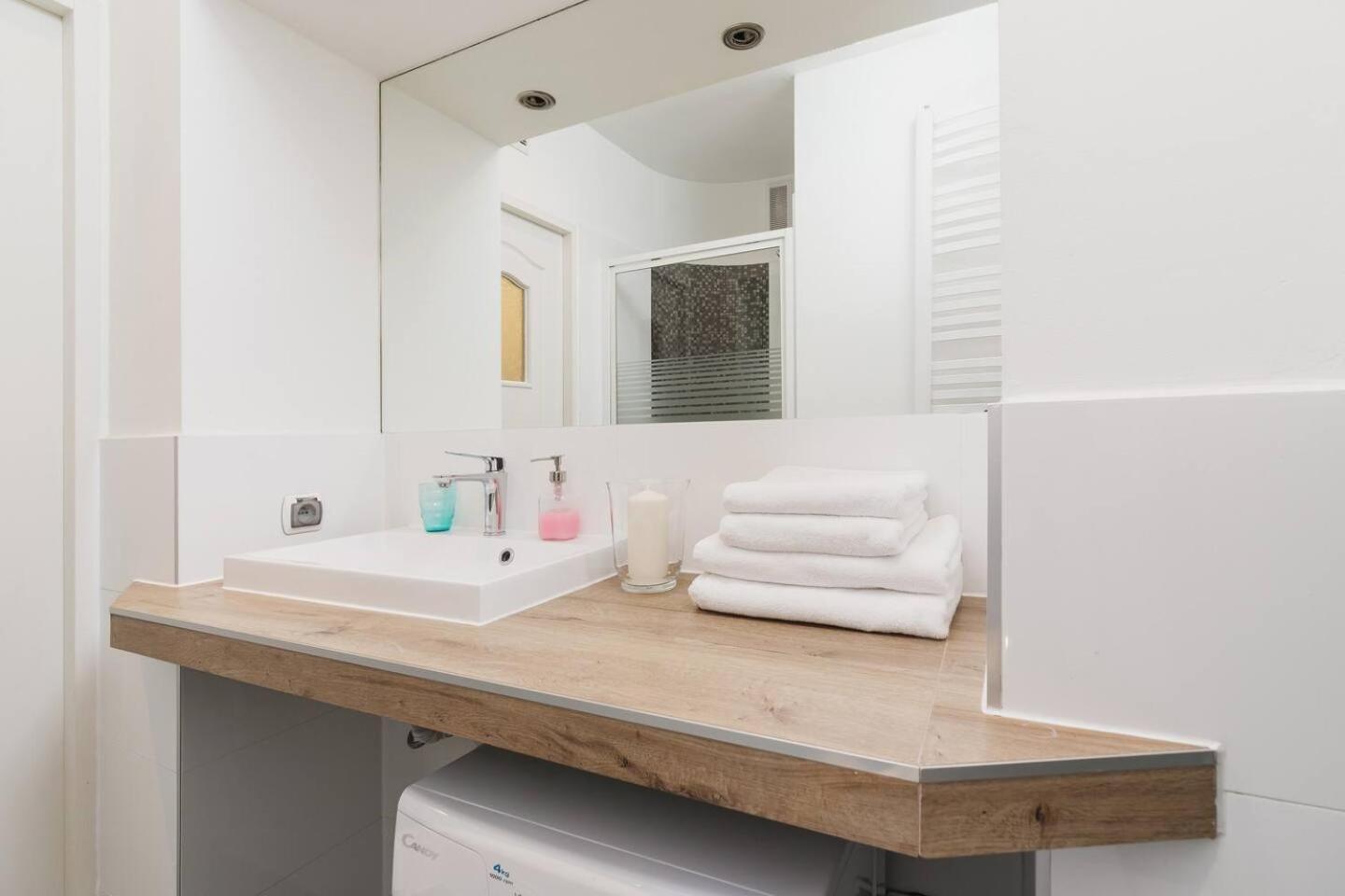 Apartamento Private Parking - Old Town - Sw Krzyza 16 Street Cracovia Exterior foto
